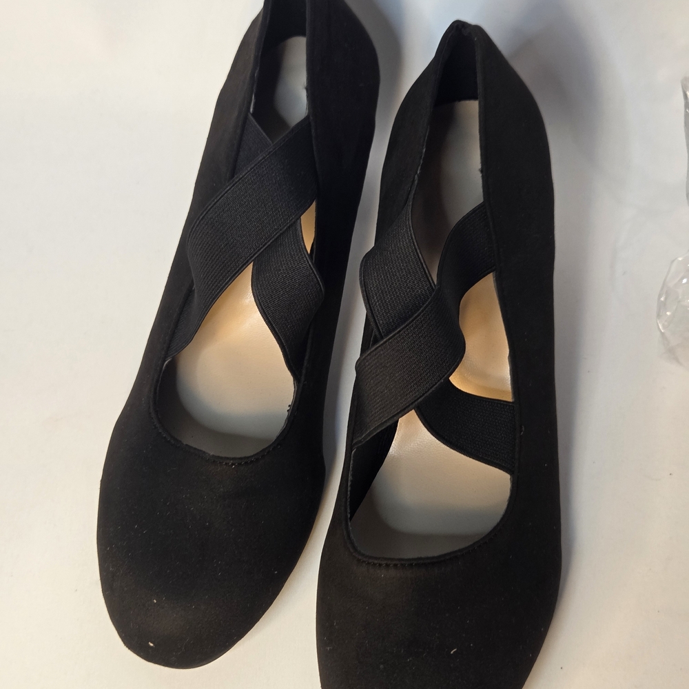 Women’s Black Slip-On Ballet Flats with Elastic Crossover Straps